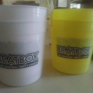 Four /4 BEATBOX PARTY PUNCH bowls with handles